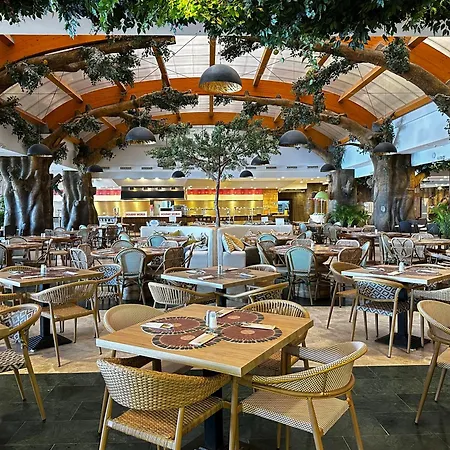 World Polynesia Hotel