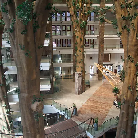 World Polynesia Hotel