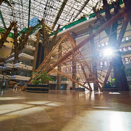 World Polynesia Hotel 4*