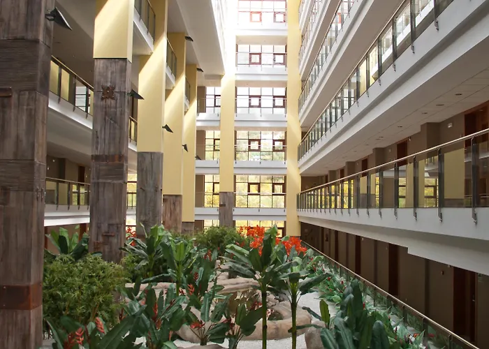 World Polynesia Бенальмадена