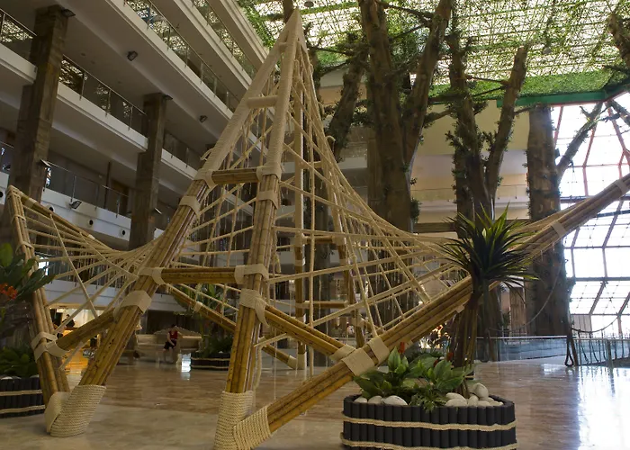 World Polynesia Бенальмадена